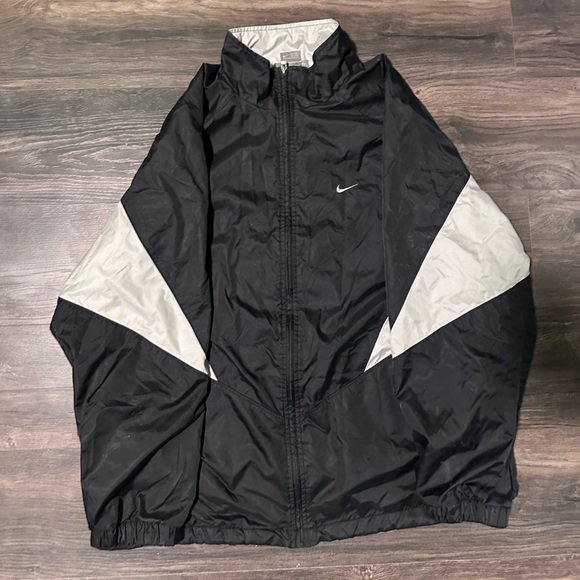 Nike 90s Vintage Y2K black and silver jacket. Archive Streetwear. - Picture 6 of 7